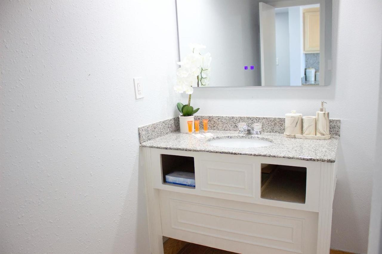 Sun & Sand Resort Oceanfront Suites Virginia Beach Exterior foto