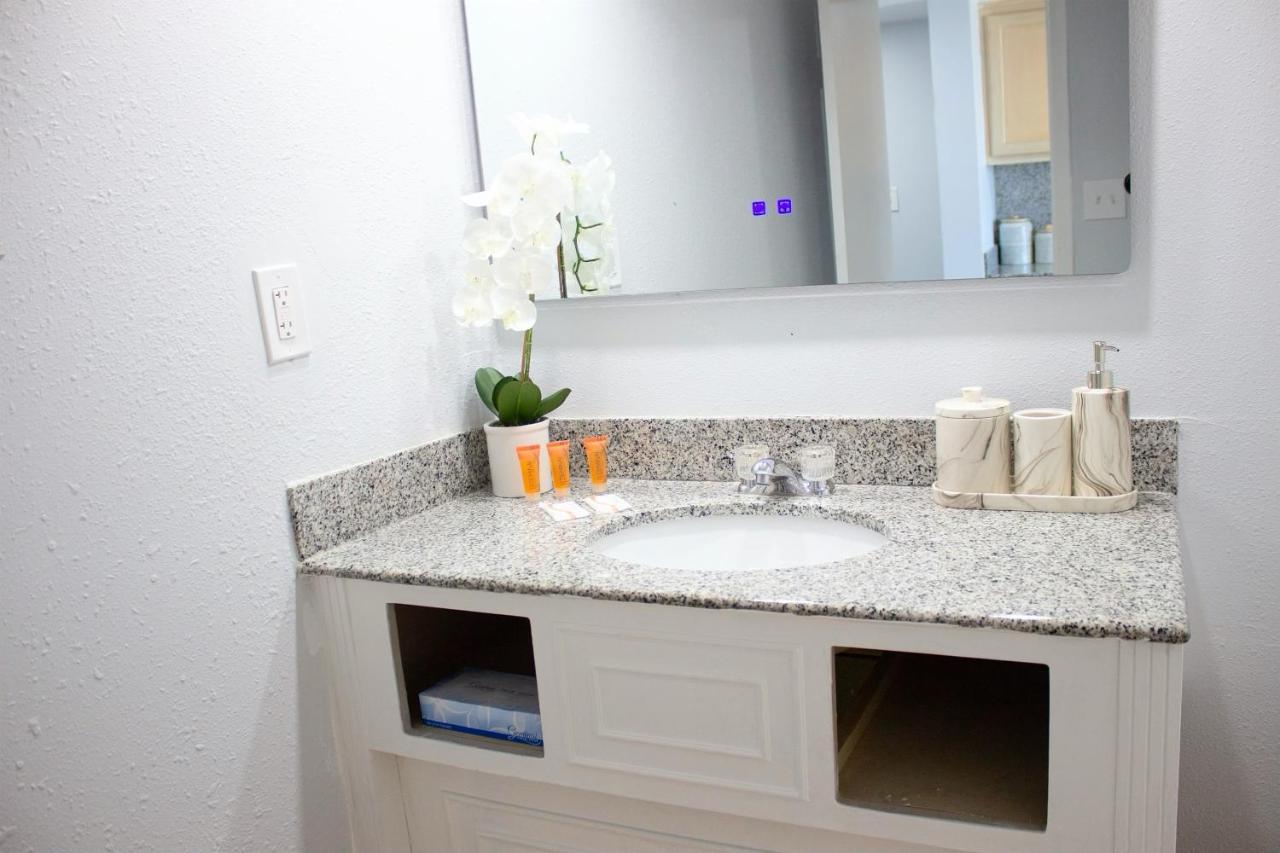 Sun & Sand Resort Oceanfront Suites Virginia Beach Exterior foto